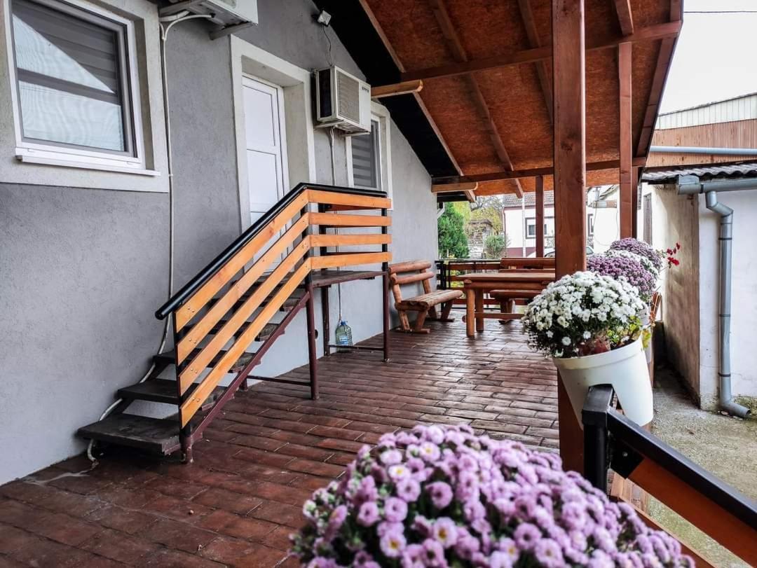 S. A. L. Prenociste Apartment Zrenjanin Exterior photo